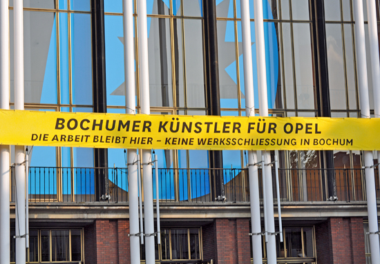 Bochumer Künstler für Opel: Wenige Tage vor der nächsten Opel-Aufsichtsratssitzung macht sich Bochum für den Erhalt des Standortes stark. Bochumer Künstler für Opel: Wenige Tage vor der nächsten Opel-Aufsichtsratssitzung macht sich Bochum für den Erhalt des Standortes stark.
