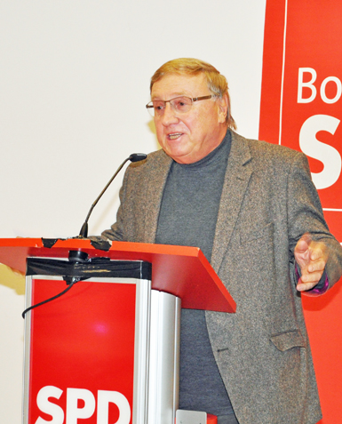SPD-Fraktionsvorsitzender Dieter Fleskes am Montagabend beim Parteitag der Bochumer SPD.