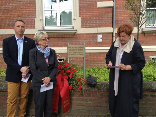 Gedenkfeier Heinrich König  Bezirksbürgermeisterin Doris Erdmann, und Stadtbezirksvorsitende Südwest Heide Schmidt