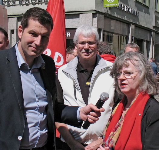 Interviews zum Wahlkampfauftakt (v.l.): Thomas Eiskirch (Vorsitzinder der Bochumer SPD), Dr. Peter Reinirkens (Vorsitzender der SPD-Ratsfraktion Bochum) und Oberbürgermeisterin Dr. Ottilie Scholz.