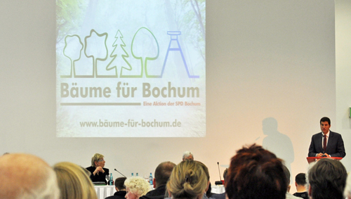 Der Bochumer SPD-Vorsitzende Thomas Eiskirch stellte die neue Aktion "Bäume für Bochum" vor.