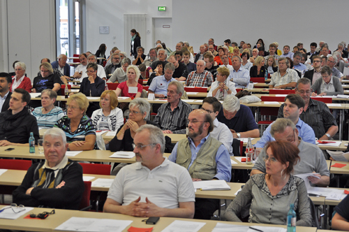 Über 100 Delegierte nahmen an dem Parteitag im Jahrhunderthaus der Gewerkschaften an der Alleestraße teil.