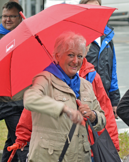 SPD-Ratsmitglied Christina Knappe am Samstag (25. April 2015) beim Maibendfest.