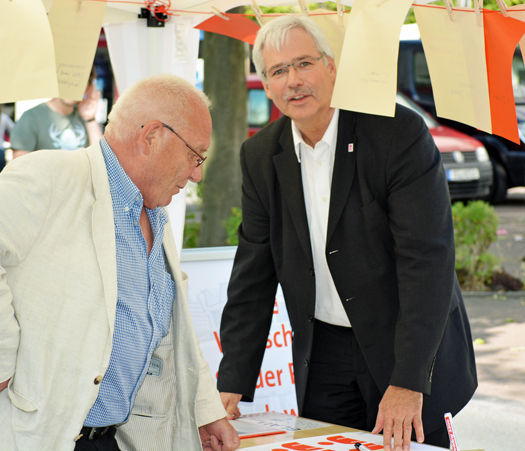 Ratsmitglied Reiner Kühlborn und SPD-Fraktionsvorsitzender Peter Reinirkens