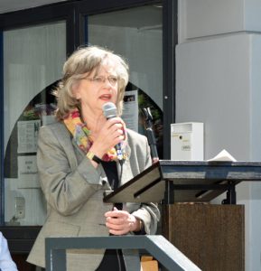 Die Bochumer Oberbürgermeisterin Dr. Ottilie Scholz bei der Eröffnung des Stadtteilzentrums „Q1. Eins im Quartier“.