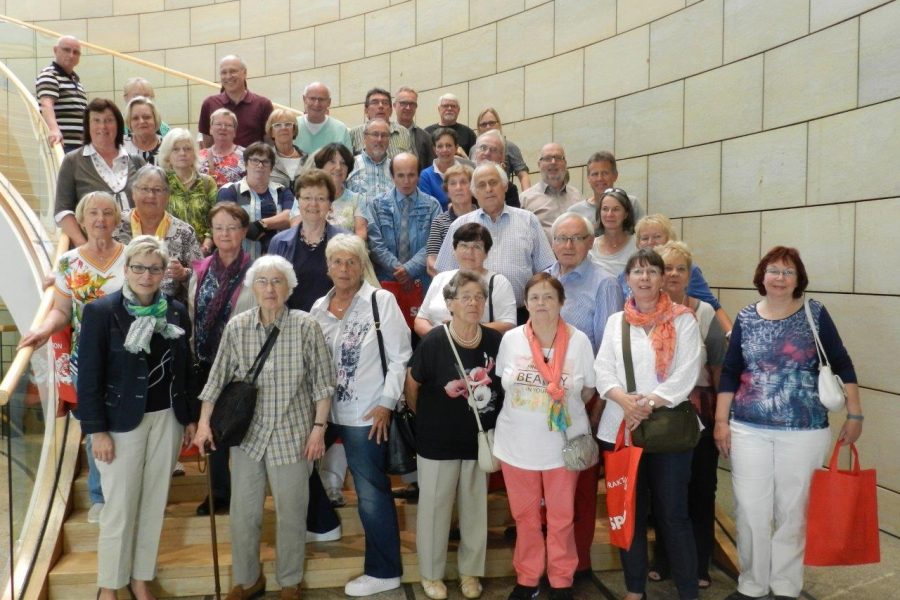 Aral-Pensionäre aus Bochum zu Besuch im Landtag von Nordrhein-Westfalen