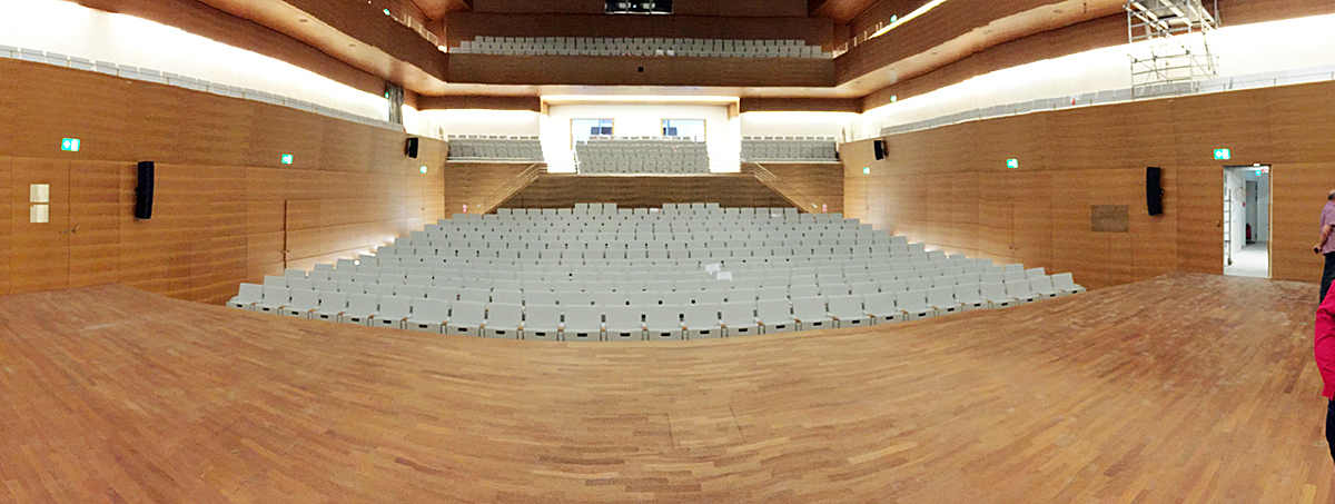 SPD-Ratsfraktion Bochum / Blick von der Bühne in den großen Saal des Musikforums. Der Betriebsausschuss für die Eigenbetriebe besichtigte am Dienstag (20. September) das Musikforum, das in wenigen Wochen eröffnet werden soll. (c) SPD-Ratsfraktion Bochum, 2016