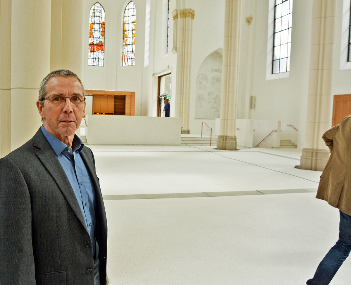 SPD-Ratsfraktion Bochum: In der renovierten Marienkirche / Ernst Steinbach ist Sprecher der SPD im Betriebsausschuss für die Eigenbetriebe. Der Ausschuss besichtigte vor seiner Sitzung am heutigen Dienstag (20. September 2016) das Musikforum. (c) SPD-Ratsfraktion Bochum, 2016
