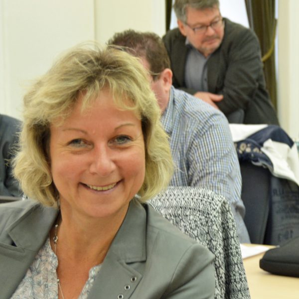 SPD-Ratsmitglied Martina Schnell freut sich über die geplante Schnellbuslinie zwischen RUB und Wattenscheid.