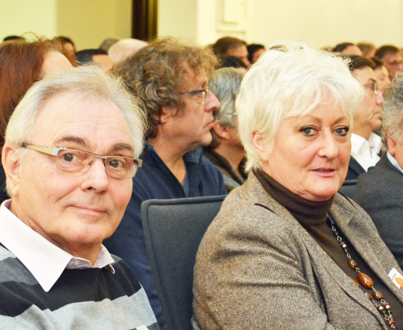 SPD-Ratsfraktion Bochum: Am "Integrationsgipfel" zum Integrationsplan NRW nahmen am 17. Januar 2017 im Bochumer Rathaus auch der Wattenscheider Bezirksbürgermeister Manfred Molszich und SPD-Ratsmitglied Christina Knappe teil.