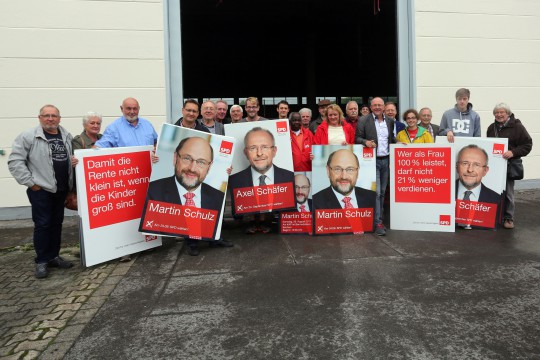 Plakatausgabe der SPD Bochum zur Bundestagswahl 2017 (Foto: Werner Sure)