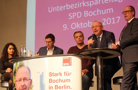 Parteitag SPD Bochum am 09.10.2017 - Diskussonsrunde mit Narin Arslan, Thomas Eiskirch, Christopher Wysotzki, Axel Schäfer und Thorsten Kröger