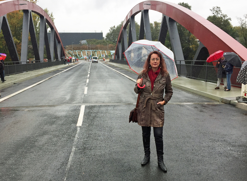 SPD-Ratsfraktion Bochum: Das Altenbochumer Ratsmitglied Simone Gottschlich bei der offiziellen Freigabe dre Buselohbrücke am 6. Oktober 2017.