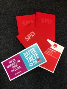 SPD-Parteibücher, Organisationsstatut und Beitrittserklärung "Dafür trete ich ein" (Mitglied kann man auch online via eintreten.spd.de werden!)