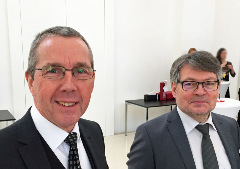 SPD-Ratsfraktion Bochum: der Vorsitzende des Ausschusses für Schule und Bildung Ernst Steinbach (li.) und der Sprecher der SPD im Ausschsus für Sport und Freizeit Peter Herzog am 19. Februar 2018 bei der Verabschiedung von Michael Townsend, der als Dezernent für Schule, Kultur und Sport in den Ruhestand geht.