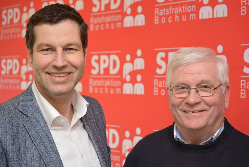 Oberbürgermeister Thomas Eiskirch (l.) und Helmut Meissner, Vorsitzender des Stadtverbands der Kleingärtner und sachkundiger Einwohner im Ausschuss für Umwelt, Sicherheit und Ordnung