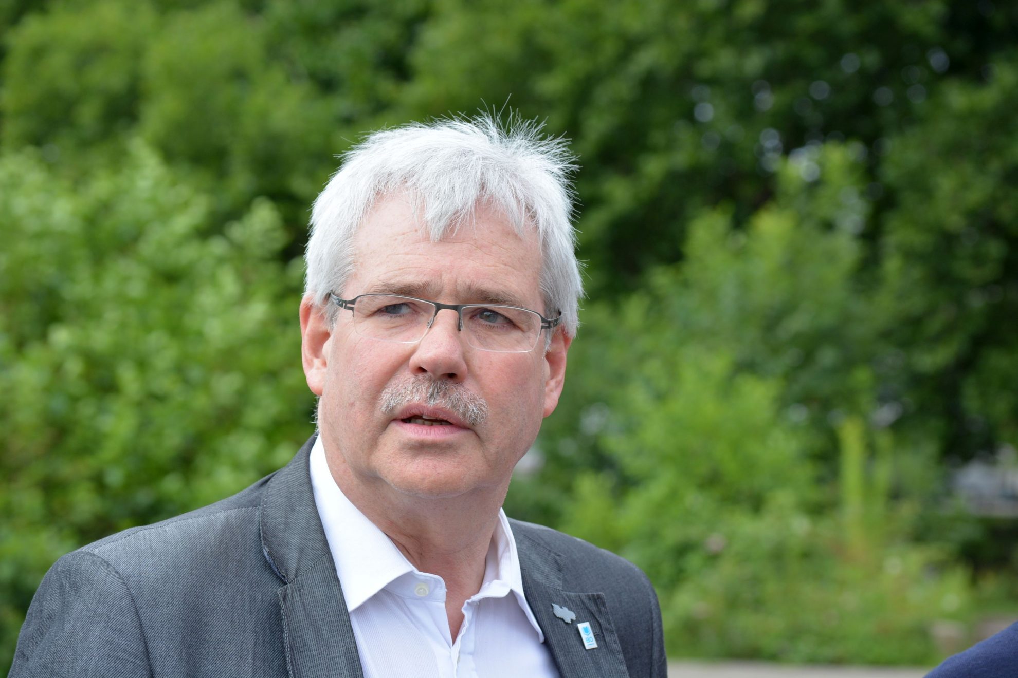 Dr. Peter Reinirkens und die anderen Mitglieder der Ratsfraktion möchten die Ausbreitung des Corona-Virus verlangsamen.