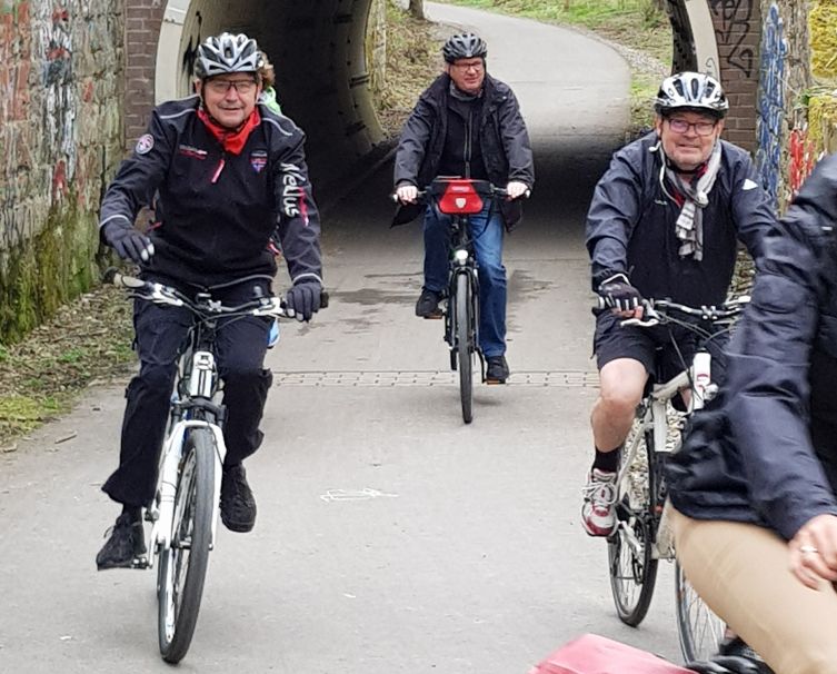 Mitglieder der SPD-Ratsfraktion bei einer Radttour