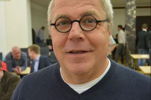 Ratsmitglied Johannes Scholz-Wittek setzt sich für neue Trauerorte in Bochum ein.