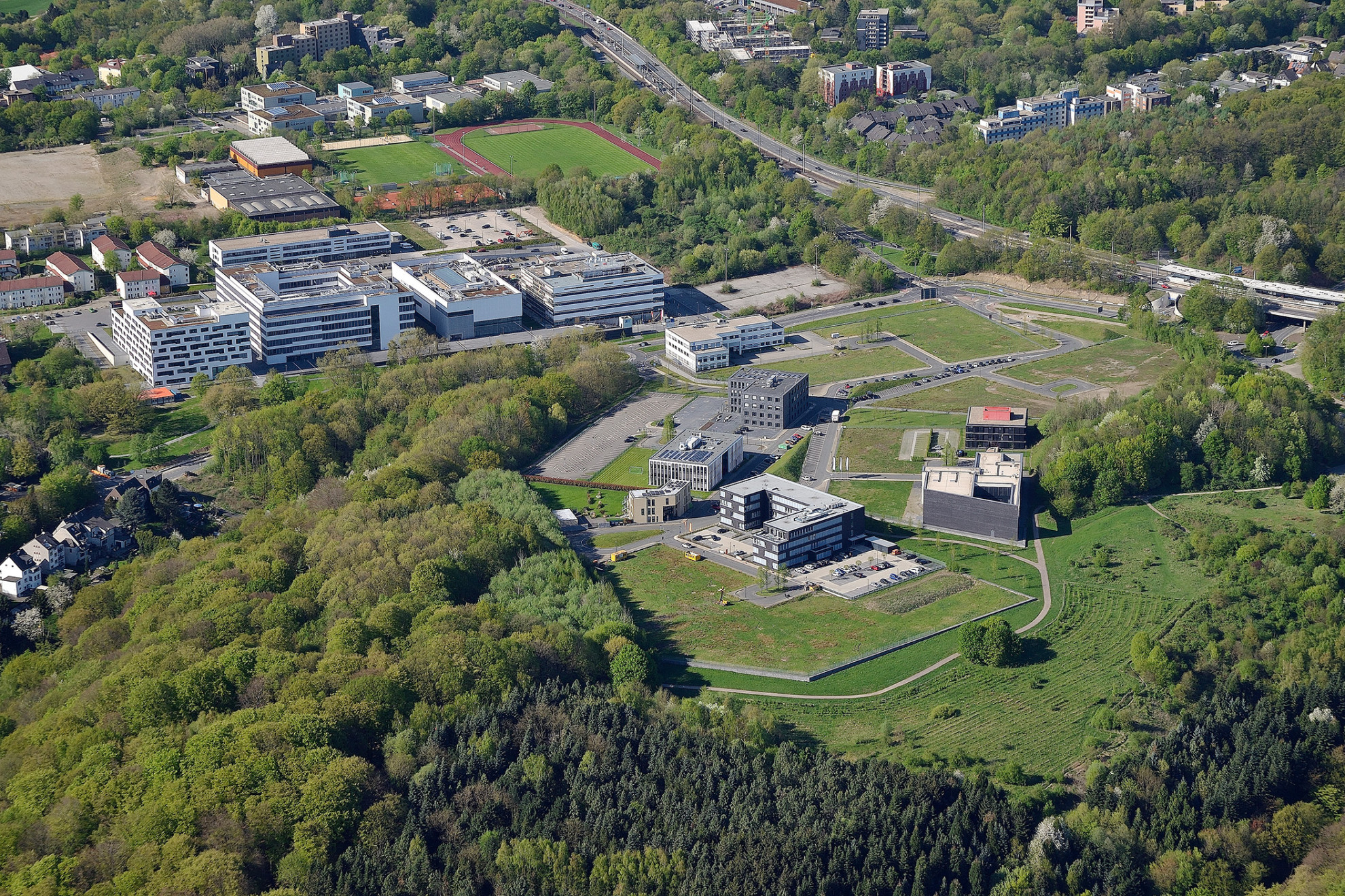 Die Luftaufnahme vom 19.04.2018 zeigt den Gesundheitscampus in Bochum. +++ Foto: Lutz Leitmann / Stadt Bochum