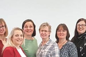 Der neu gewählte Vorstand der AsF: Anke Chnielewski, Birgit Bolz, Lea Zindel (bisherige Vorsitzende), Stephie Helder-Notzon (neue Vorsitzende), Elke Rittenauer, Conny Leitmann, Conny Seigies, Laura Meier, Uli Riepe, Gönül Cagritekin