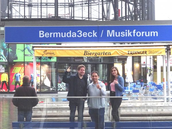Kevin Kühnert, Oliver Basu Mallick und Jasmin Delvaux im Bermuda3eck Bochum