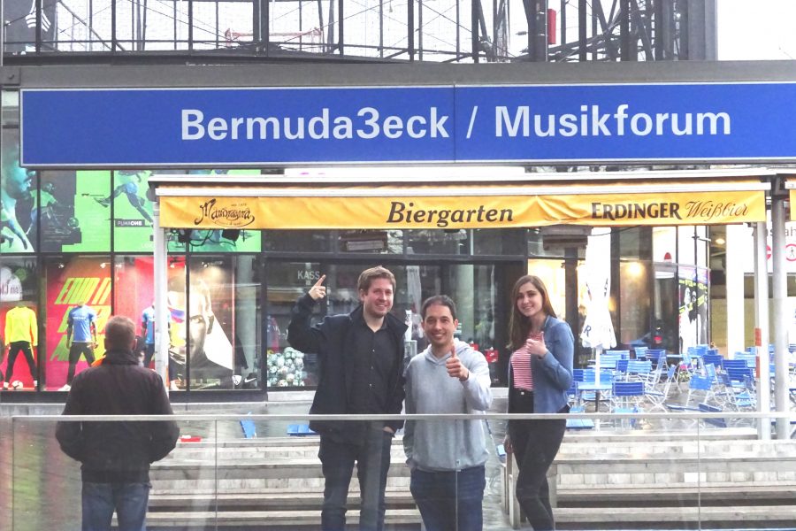 Kevin Kühnert, Oliver Basu Mallick und Jasmin Delvaux im Bermuda3eck Bochum