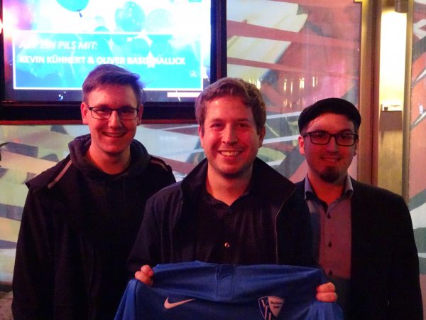 Auf ein Pils mit Kevin Kühnert und Oliver Basu Mallick: Jan-Eric Wolf (Vorsitzender der Schüler-Jusos), Kevin Kühnert (Vorsitzender der Jusos in der SPD) und Martin Schottek (Vorsitzender der Jusos in der SPD Bochum)