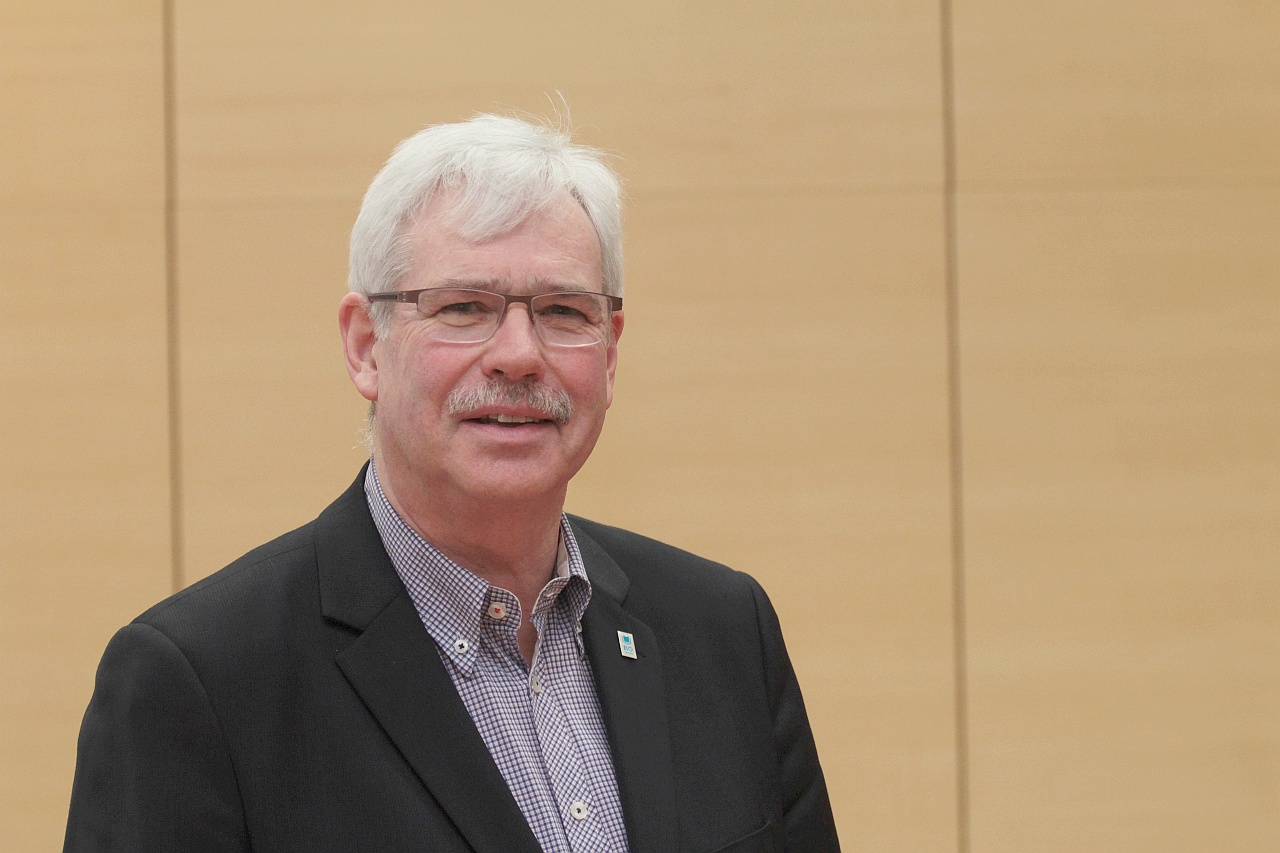 Dr. Peter Reinirkens