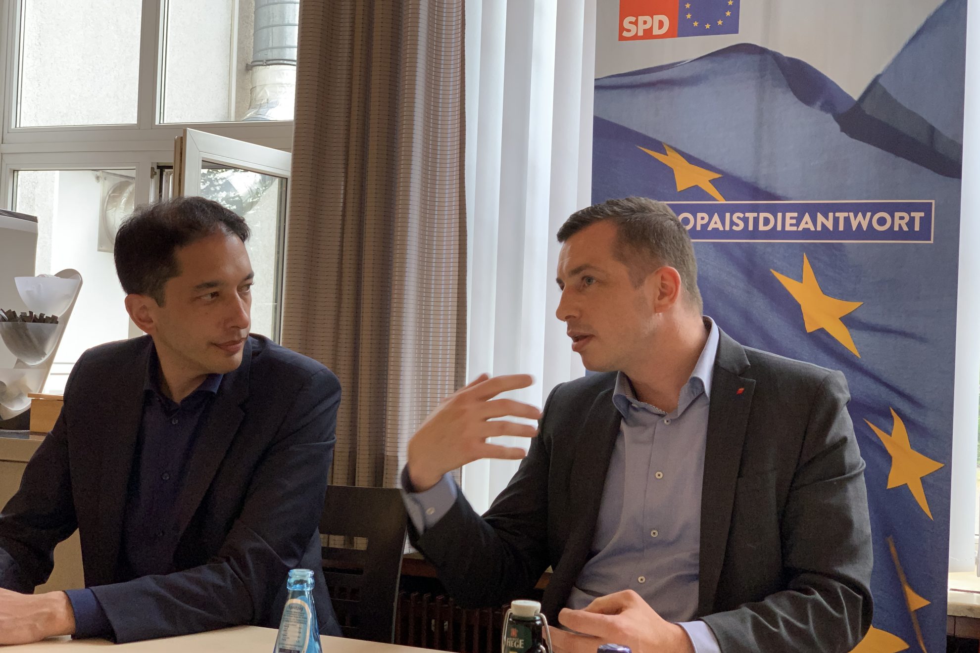 Bei der AfA Bochum diskutierten Oliver Basu Mallick und Stefan Gran mit den Beschäftigten über die Europapolitik der Gewerkschaften und der SPD