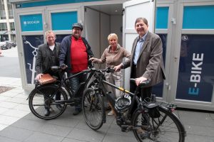 Unsere Ratsmitglieder Stephan Kosel (v.l), Jörg Cziwkla, Martina Schmück-Glock und Klaus Hemmerling fahren viel Rad und wissen, was Bochum noch braucht, um attraktiver für Radfahrer zu werden.