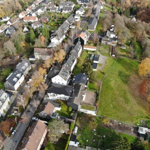 Die Straße "Am Sonnenberg" muss dringend erneuert werden. Die SPD im Rat will aber verhindern, dass auf die Anwohner unnötig hohe Kosten zukommen.