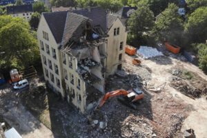Die ehemalige Schule an der Lindener Straße wird abgerissen.